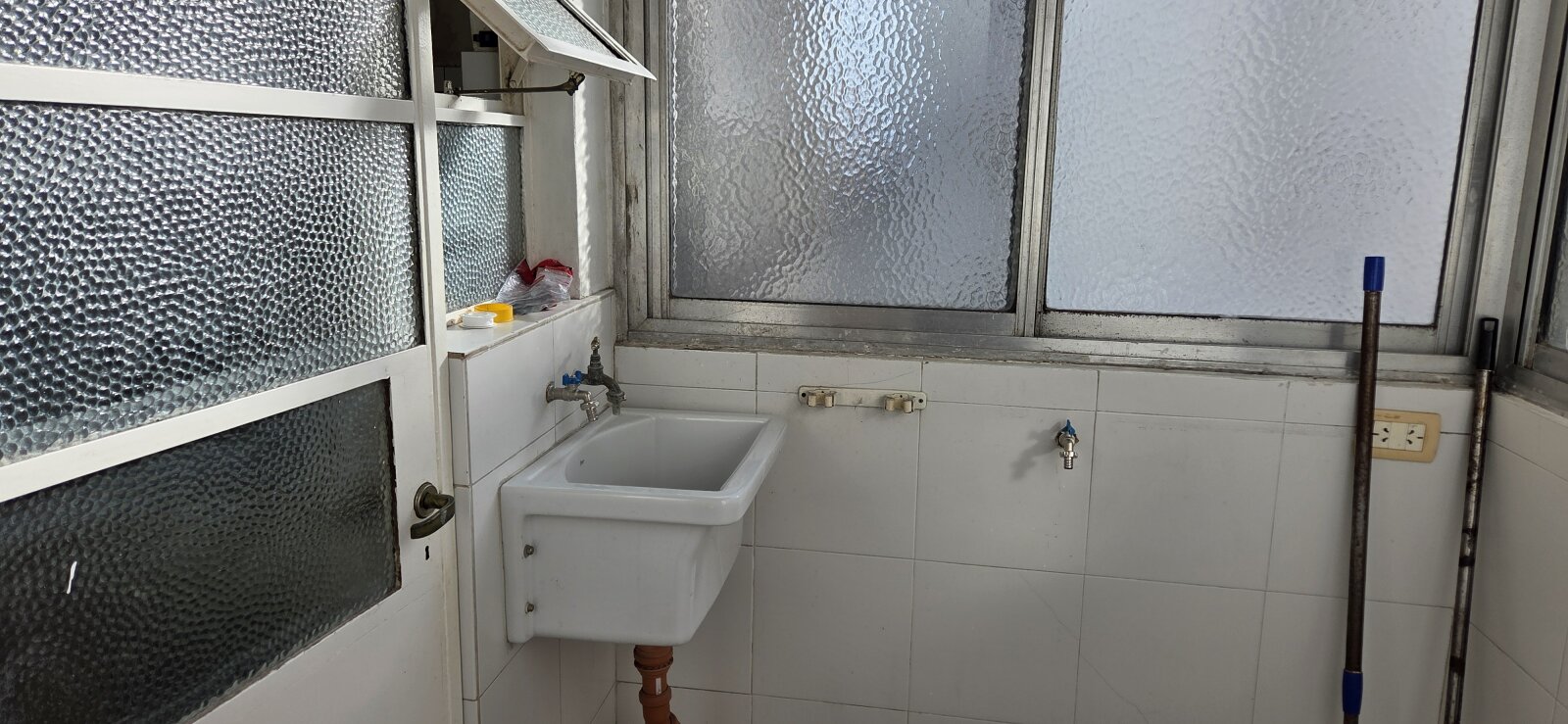 IMPORTANTE DEPTO. 3 AMBIENTES CON DEPENDENCIAS COCINA COMEDOR DIARIO DOBLE ENTRADA - 10