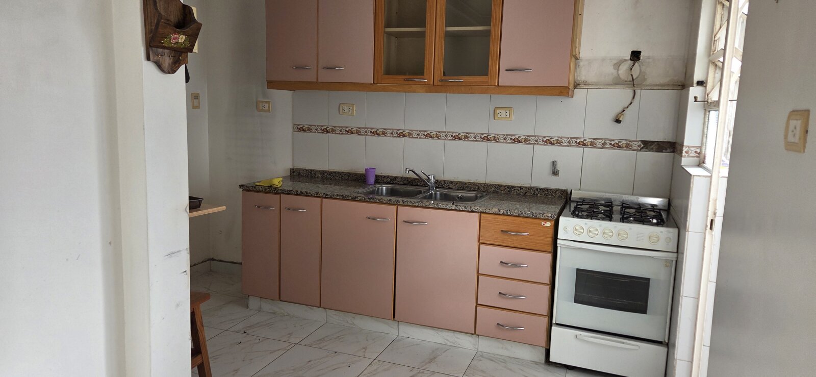 IMPORTANTE DEPTO. 3 AMBIENTES CON DEPENDENCIAS COCINA COMEDOR DIARIO DOBLE ENTRADA - 8