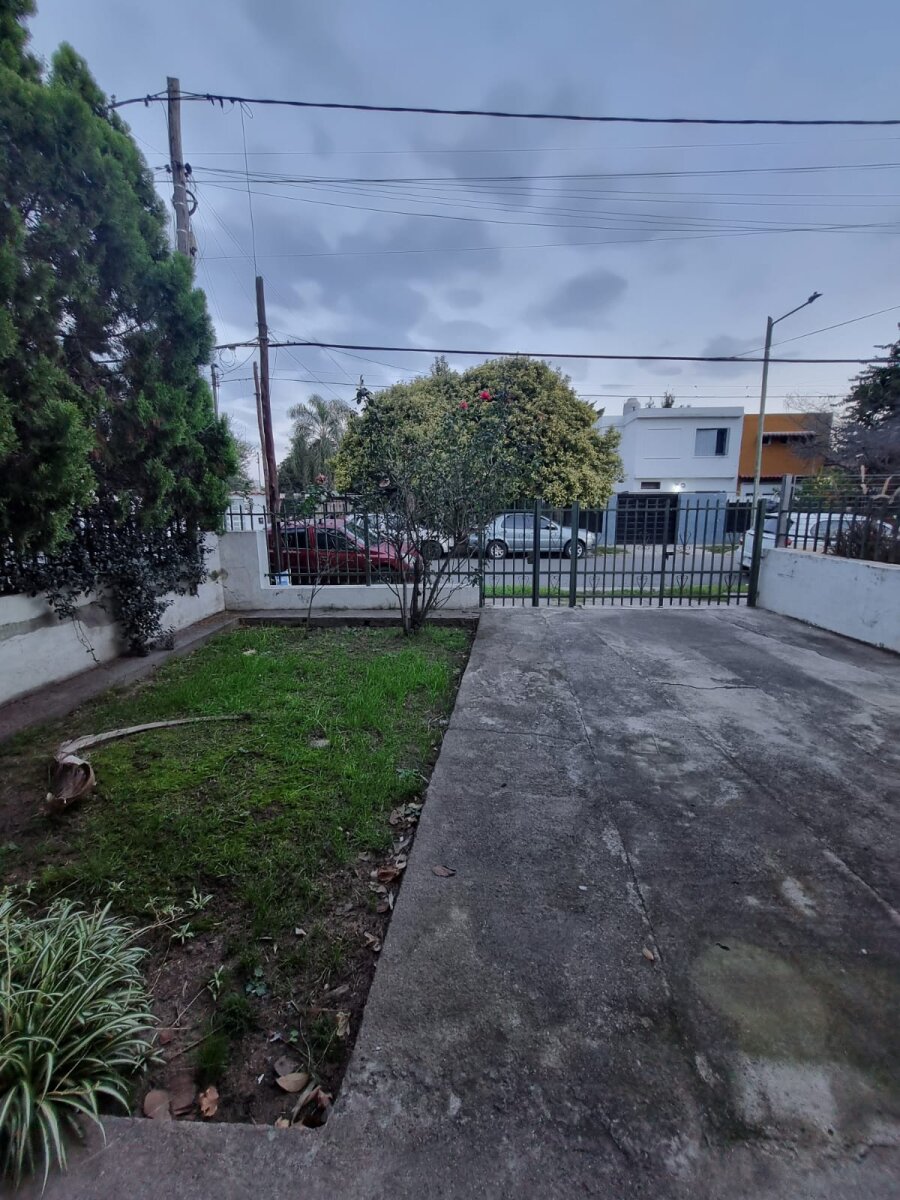 VENDO EN B° MARQUES DE SOBREMONTE - Imagen 4