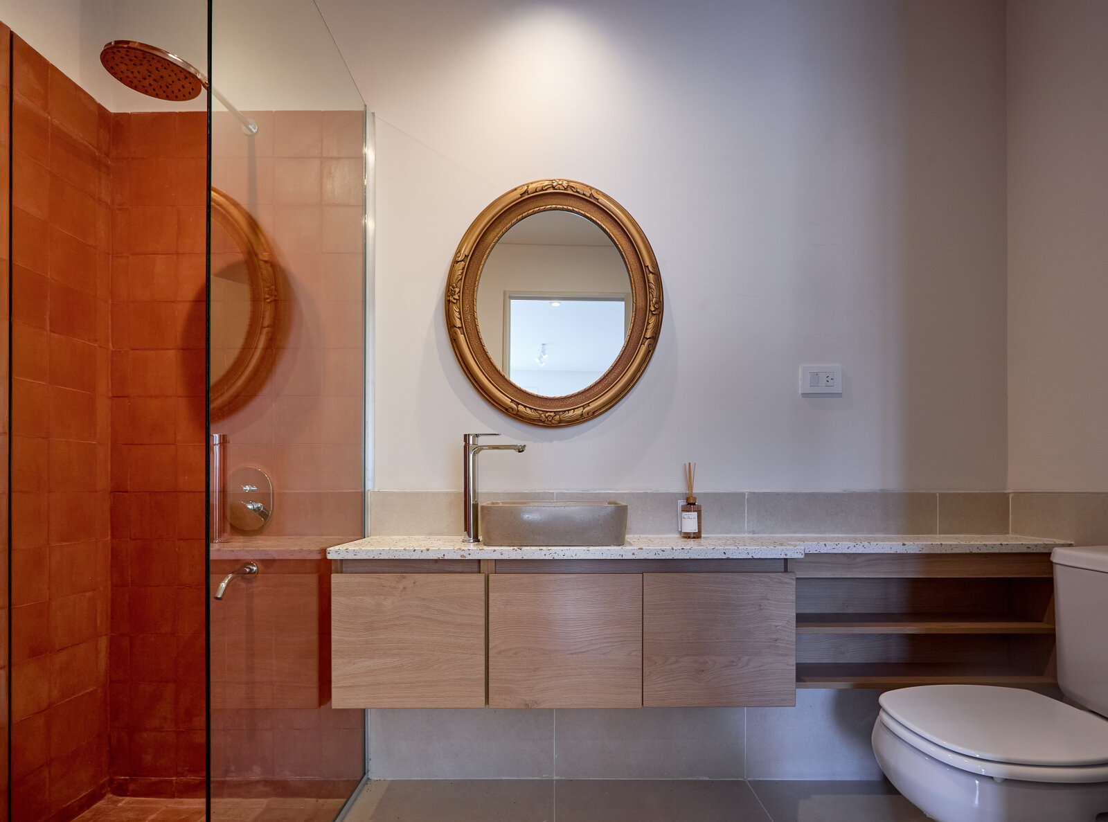 VENTA SARMIENTO 2300 CASA EN DOS PLANTAS 3 DORMITORIOS, 3 BAÑOS CON COCHERA Y PISCINA - 52