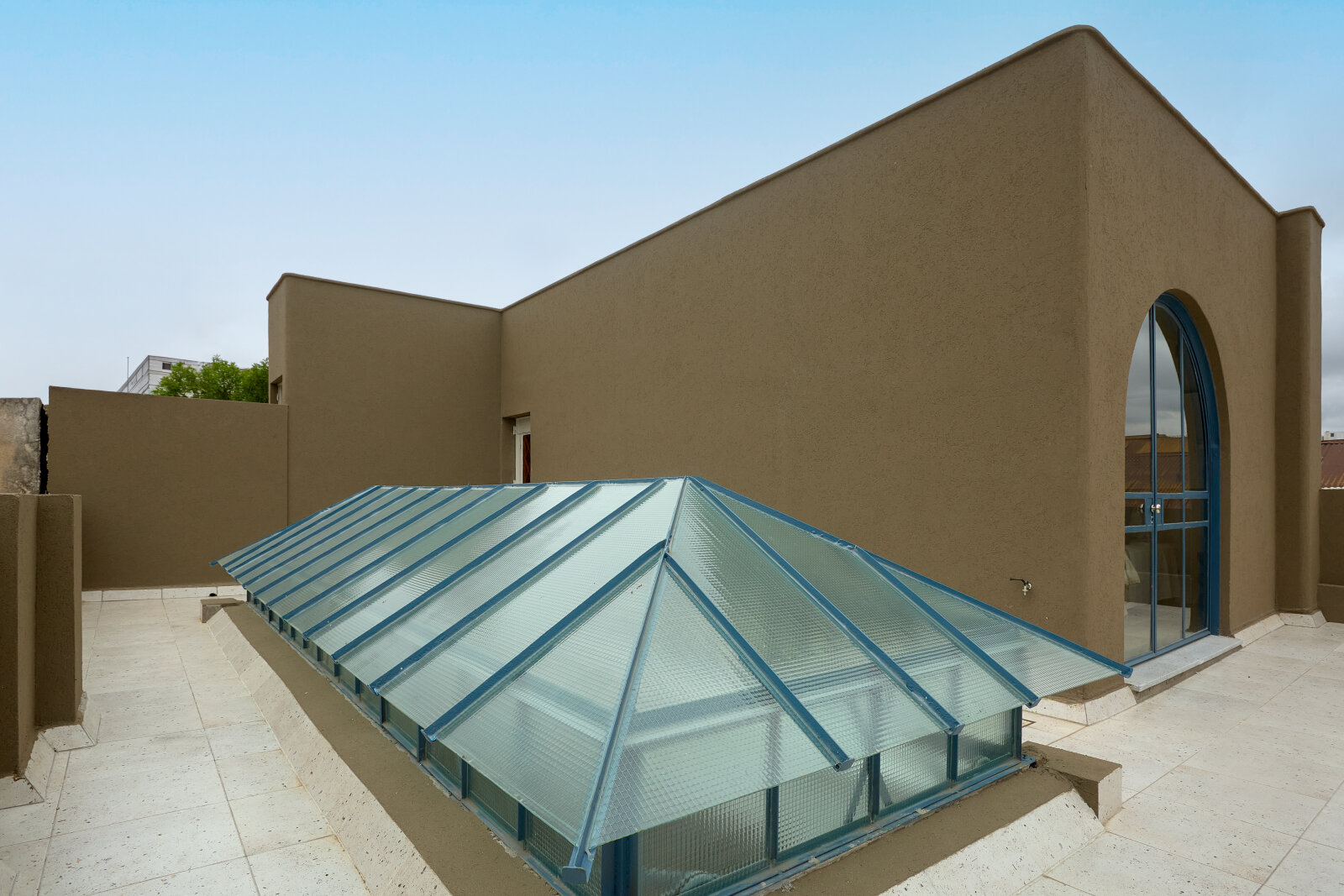 VENTA SARMIENTO 2300 CASA EN DOS PLANTAS 3 DORMITORIOS, 3 BAÑOS CON COCHERA Y PISCINA - 43