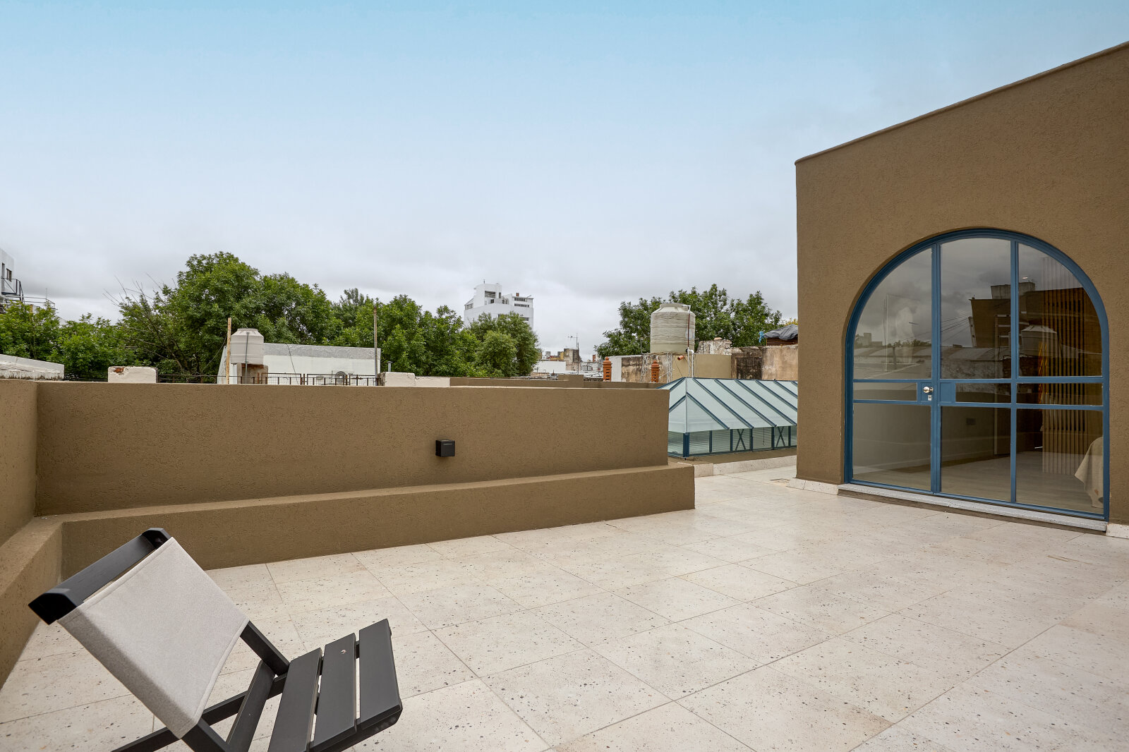 VENTA SARMIENTO 2300 CASA EN DOS PLANTAS 3 DORMITORIOS, 3 BAÑOS CON COCHERA Y PISCINA - 41