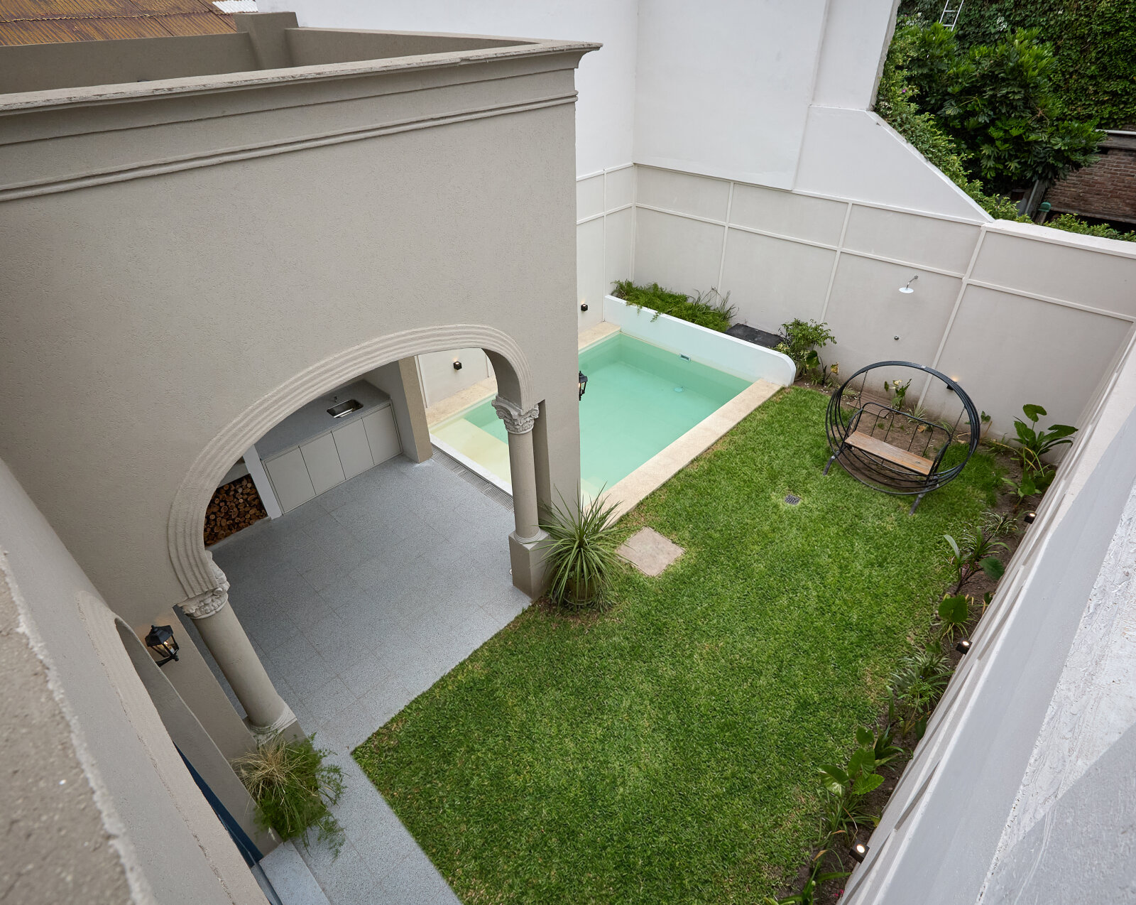 VENTA SARMIENTO 2300 CASA EN DOS PLANTAS 3 DORMITORIOS, 3 BAÑOS CON COCHERA Y PISCINA - 40
