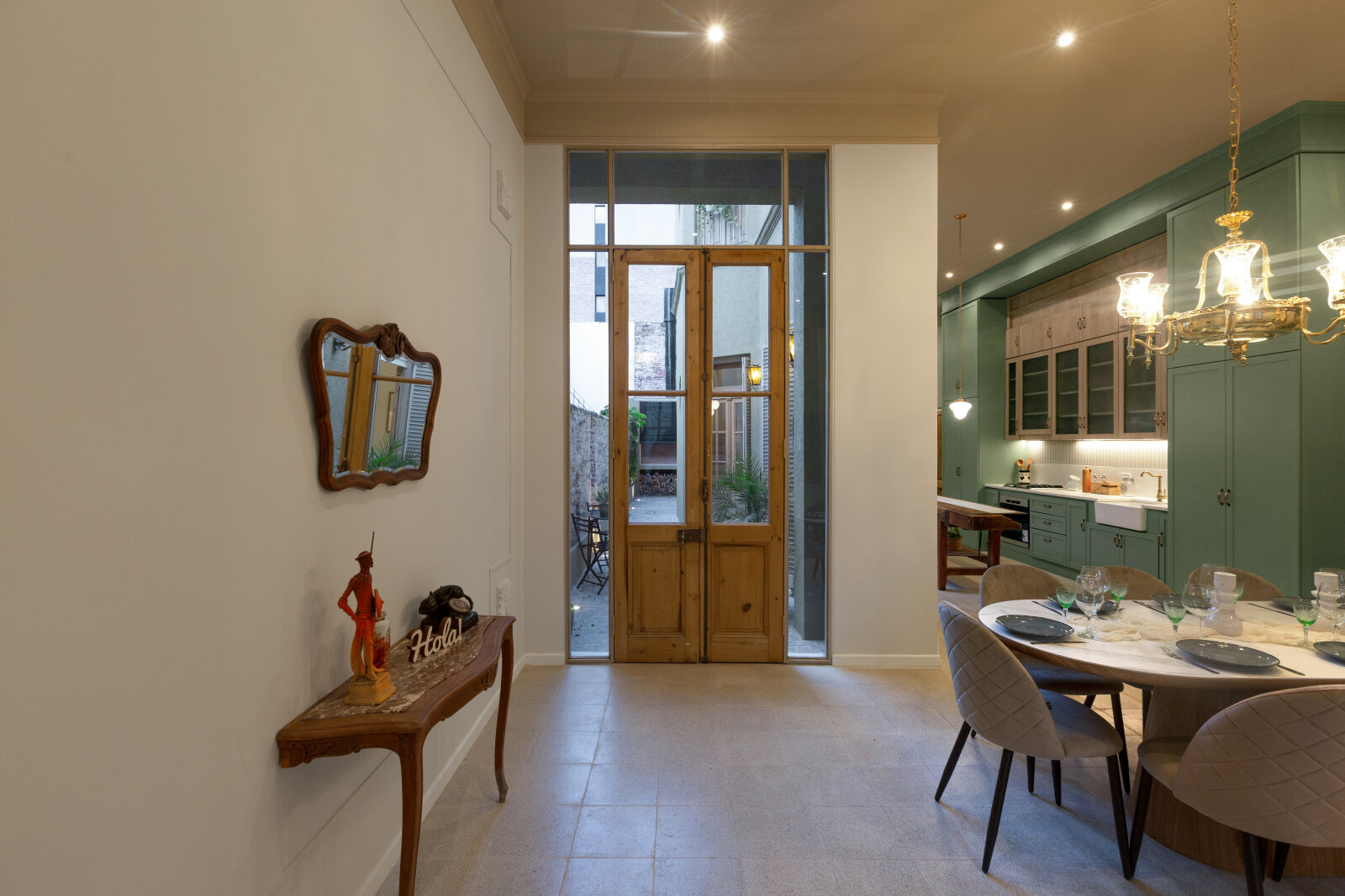 VENTA RICCHIERI 400, CASA DOS PLANTAS, 3 DORMITORIOS, 3 BAÑOS, CON COCHERA. - 5