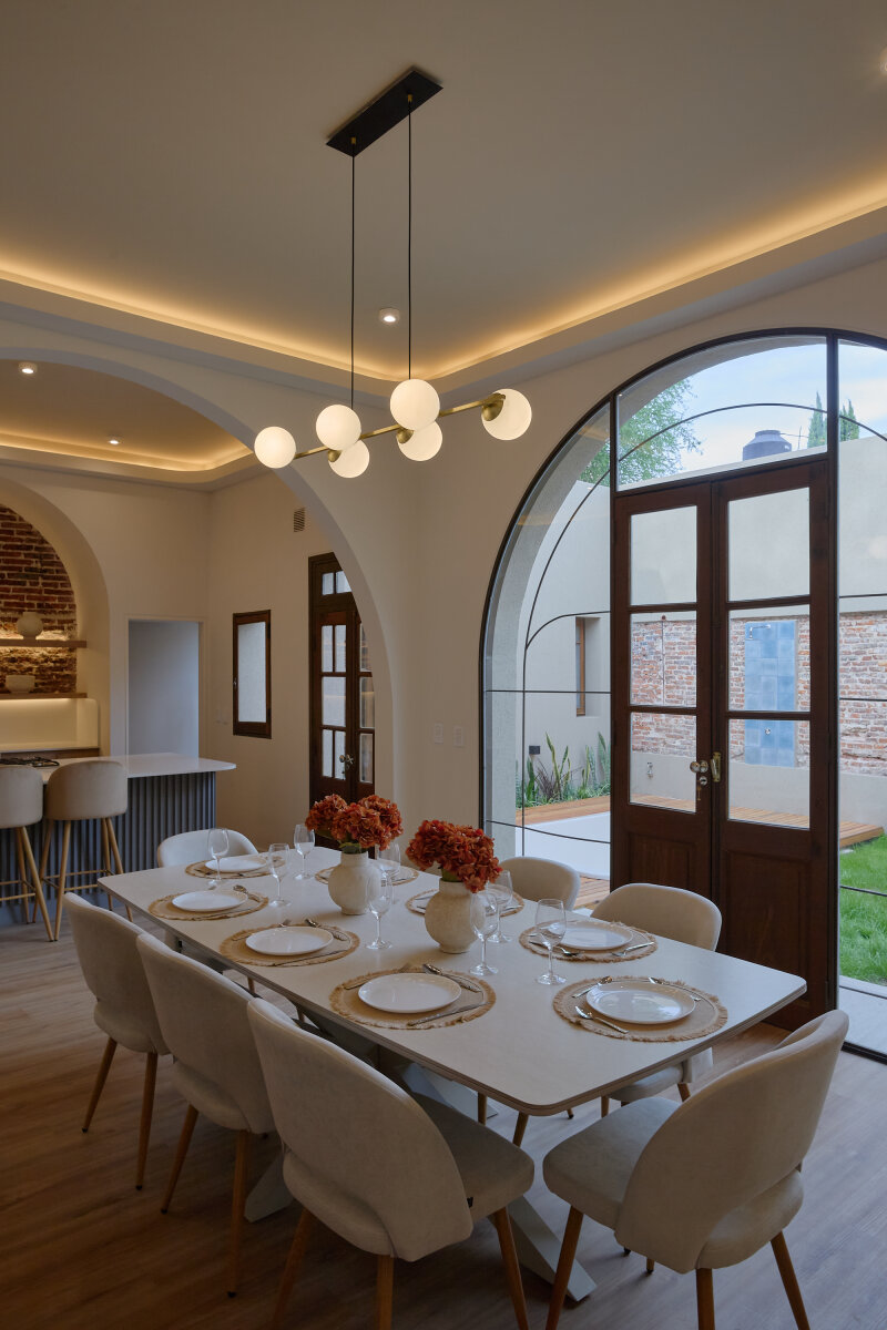 VENTA RICCHIERI 1400, CASA 3 DORMIT + comodin, 3 baños, cochera, patio y piscina. - 15