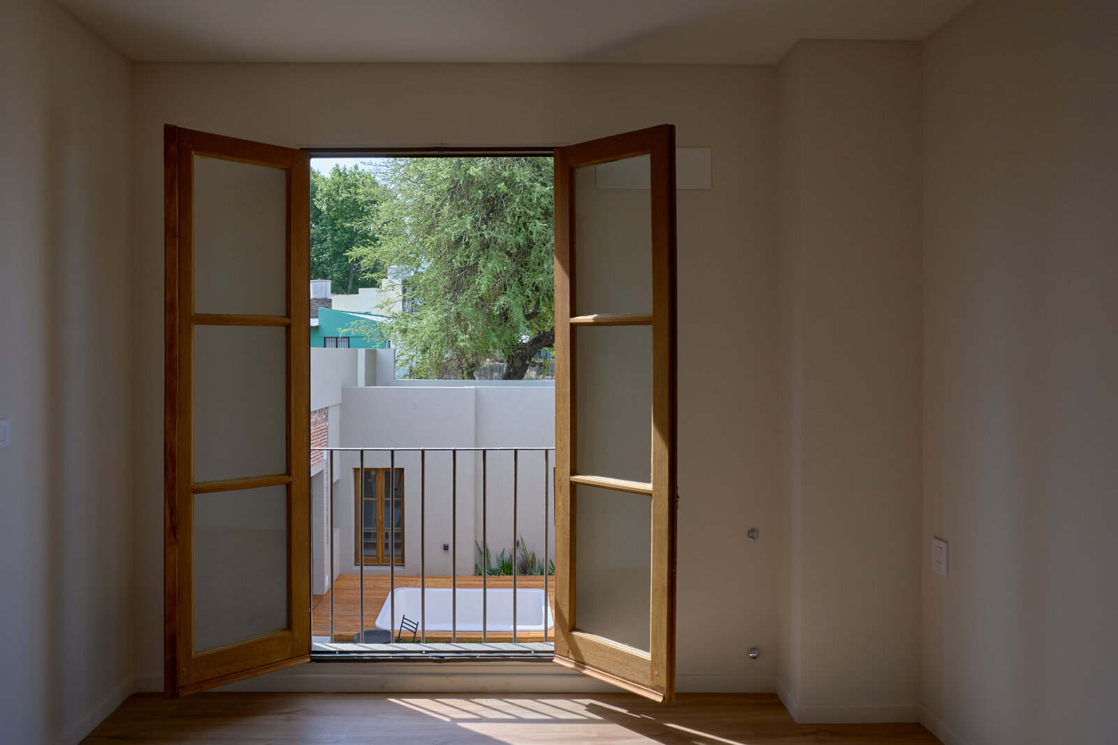 VENTA RICCHIERI 1400, CASA 3 DORMIT + comodin, 3 baños, cochera, patio y piscina. - 26