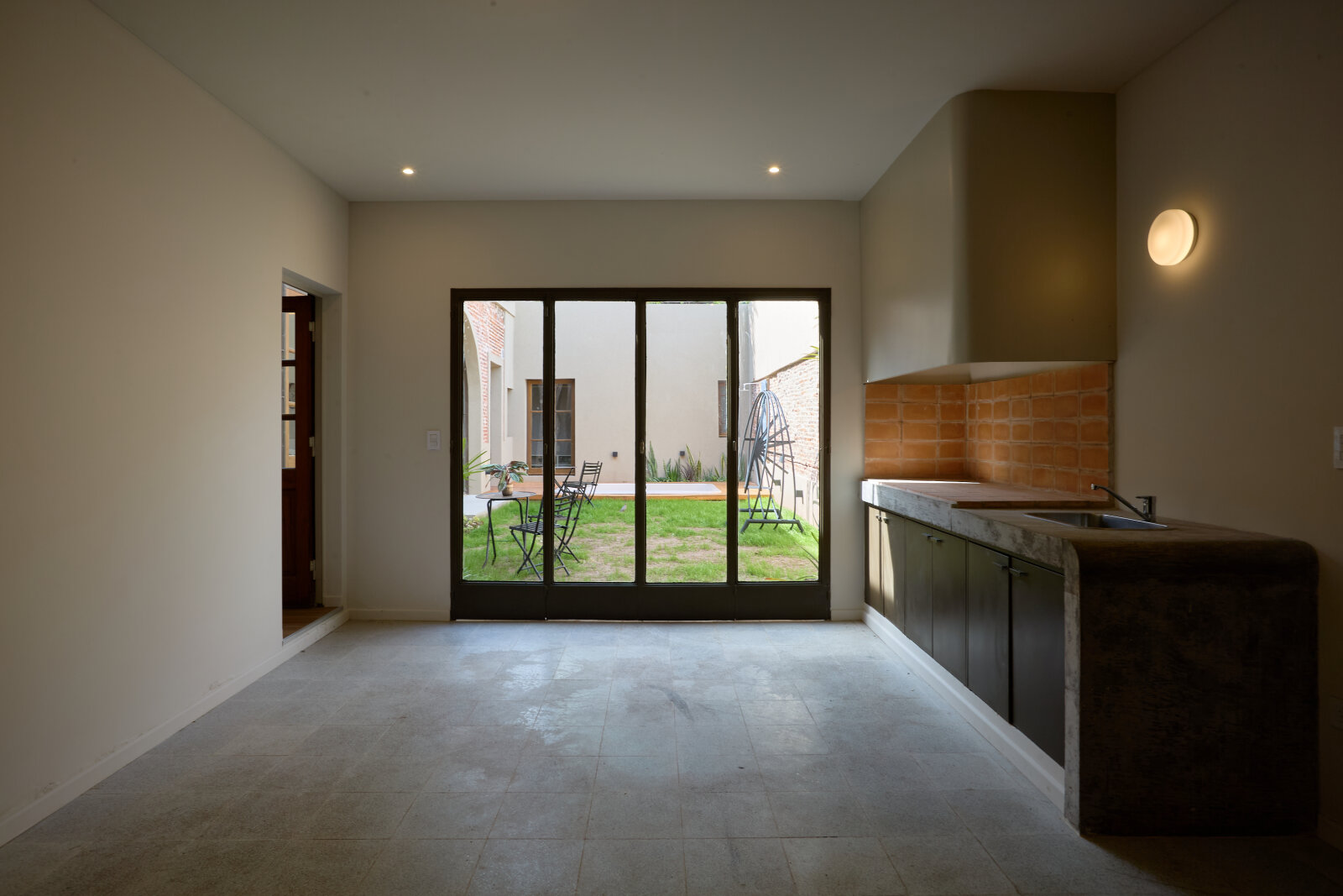 VENTA RICCHIERI 1400, CASA 3 DORMIT + comodin, 3 baños, cochera, patio y piscina. - 14