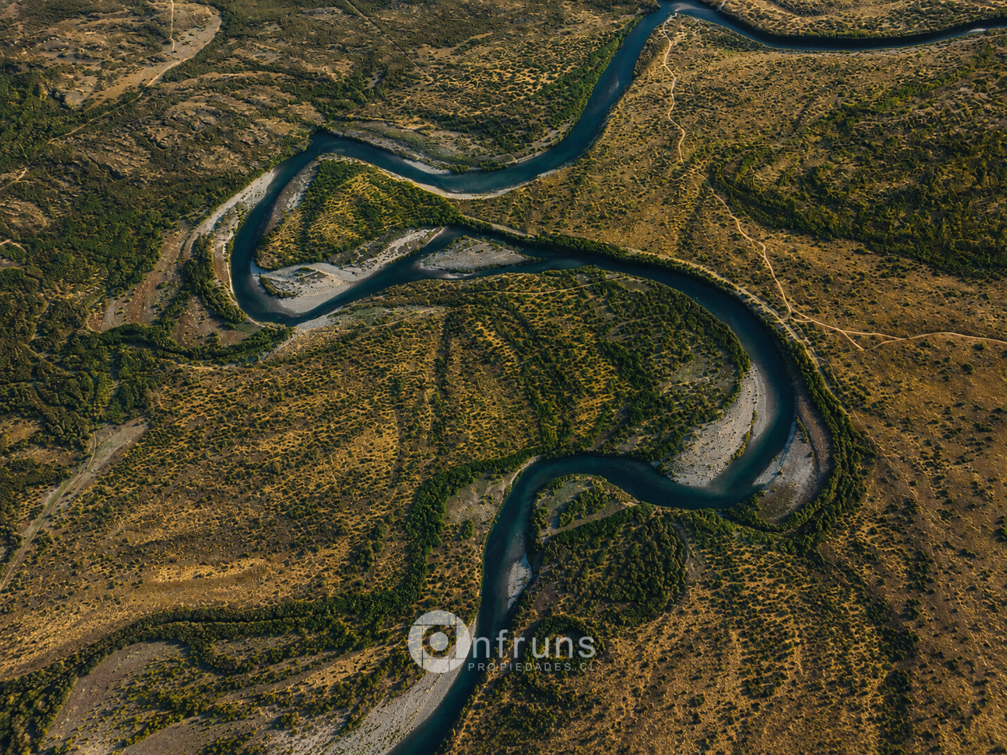En venta Maravilloso Campo a orillas de Rio Caceres