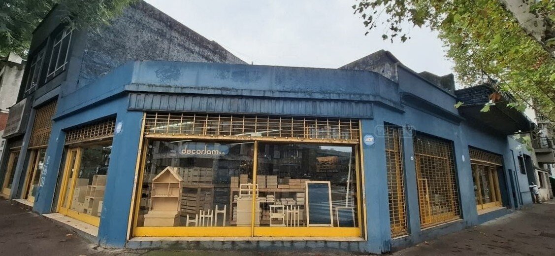 ALQUILER!!! Local en esquina - Álvarez Thomas y Juramento. - 1