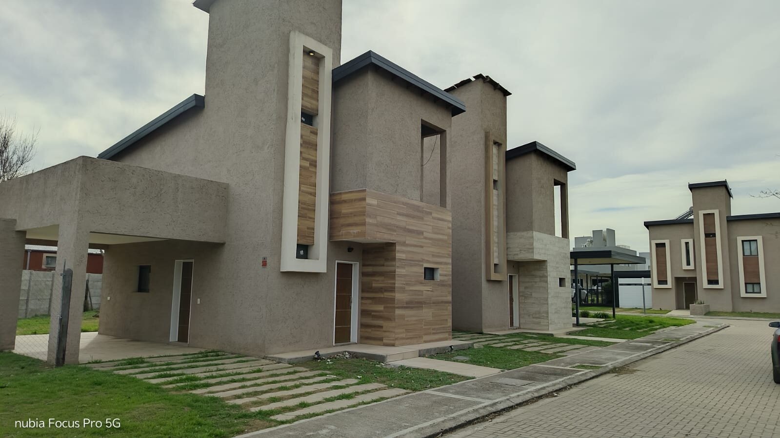 VENTA EXCELENTE CASA 2 DORM 2BAÑOS C/PATIO en HOUSING B° CAMPO NORTE - E53 USD 115.000 - Imagen 26