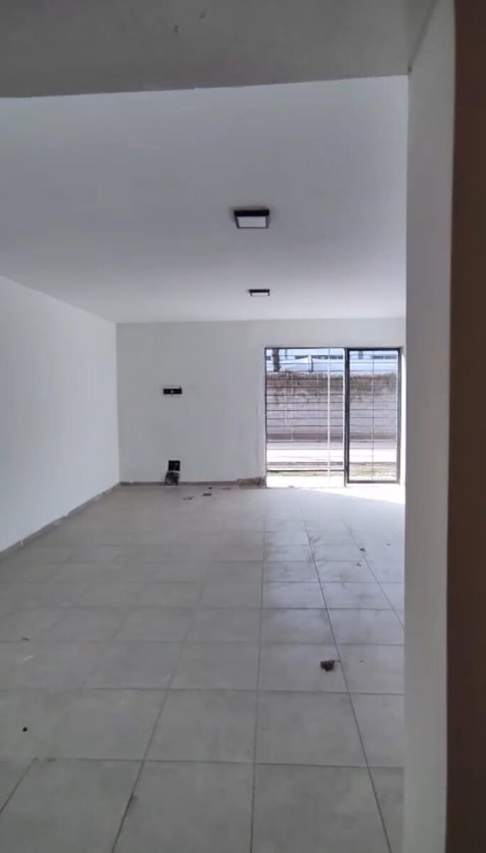 ALQUILO NAVES INDUSTRIALES DE 400 M2 CON OFICINA EN LOS BOULEVARES - Imagen 13