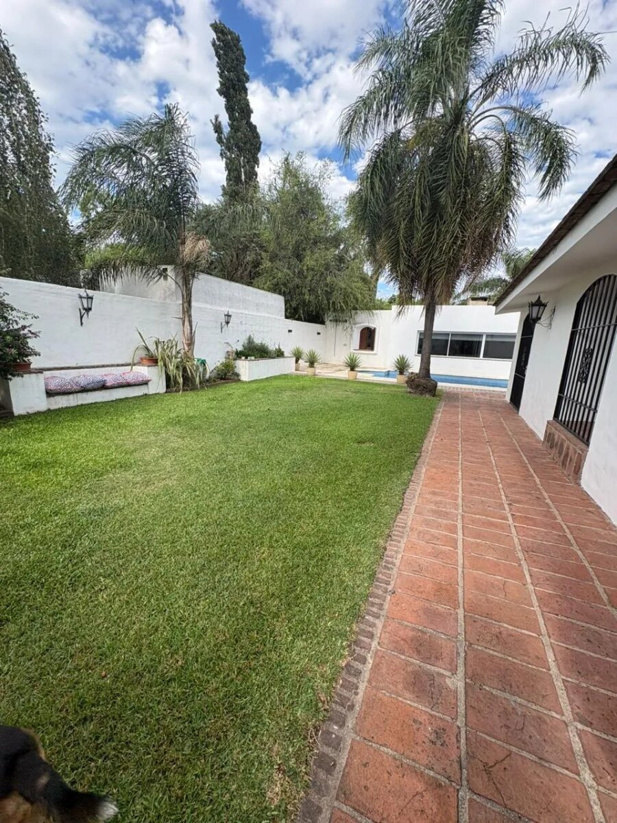 Casa en Venta en Cerro de las Rosas | 4 Dormitorios | Pileta | Quincho | 483 m² Cubiertos | 1.045 m² de Terreno | Apto Crédito - 5