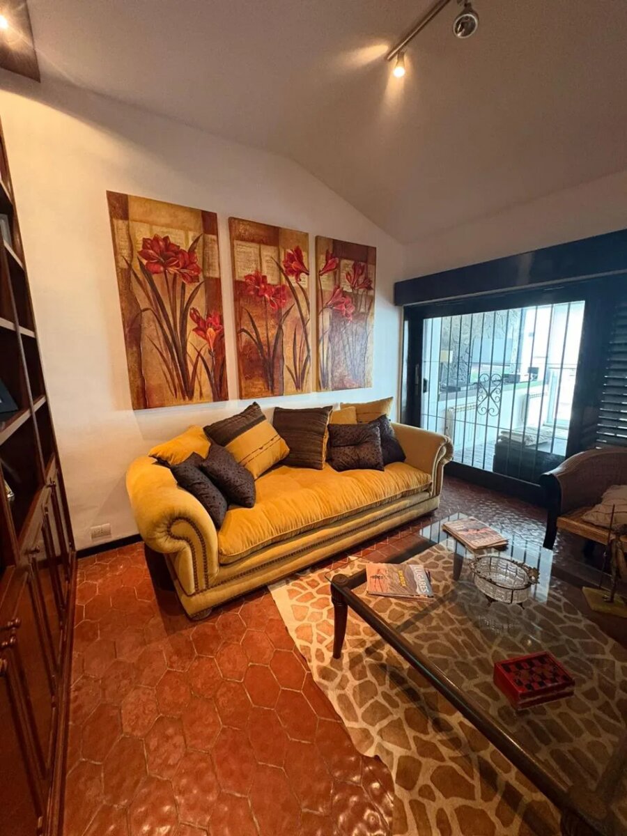 Casa en Venta en Cerro de las Rosas | 4 Dormitorios | Pileta | Quincho | 483 m² Cubiertos | 1.045 m² de Terreno | Apto Crédito - 17