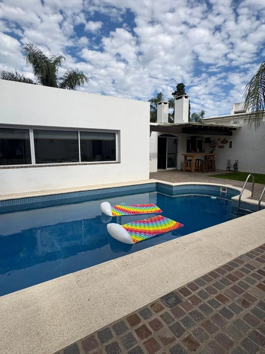 Casa en Venta en Cerro de las Rosas | 4 Dormitorios | Pileta | Quincho | 483 m² Cubiertos | 1.045 m² de Terreno | Apto Crédito - 6