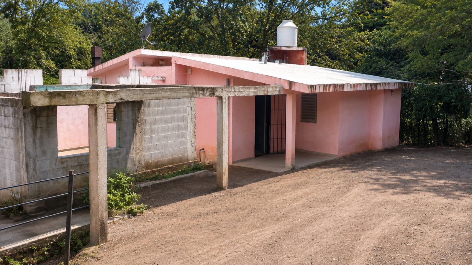 Casa en Venta Cabana. 2 Dormitorios. Gran parque con arroyo