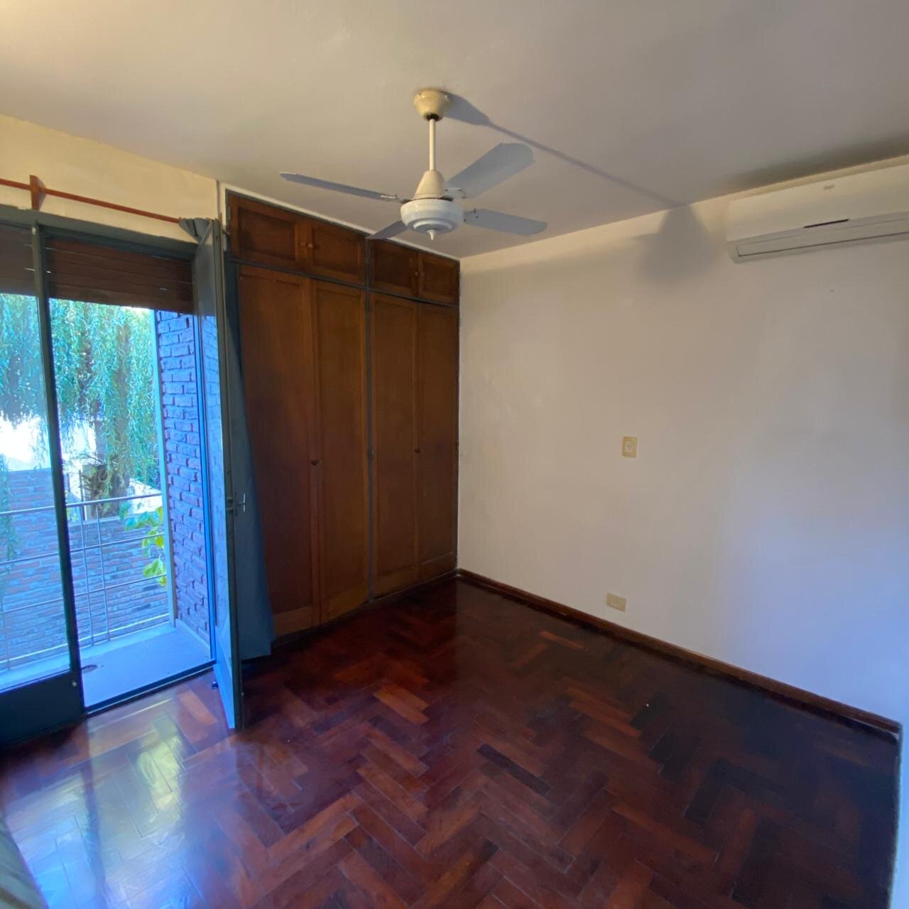 Castelar zona Mc Donal`s. Departamento 2 ambientes - 6