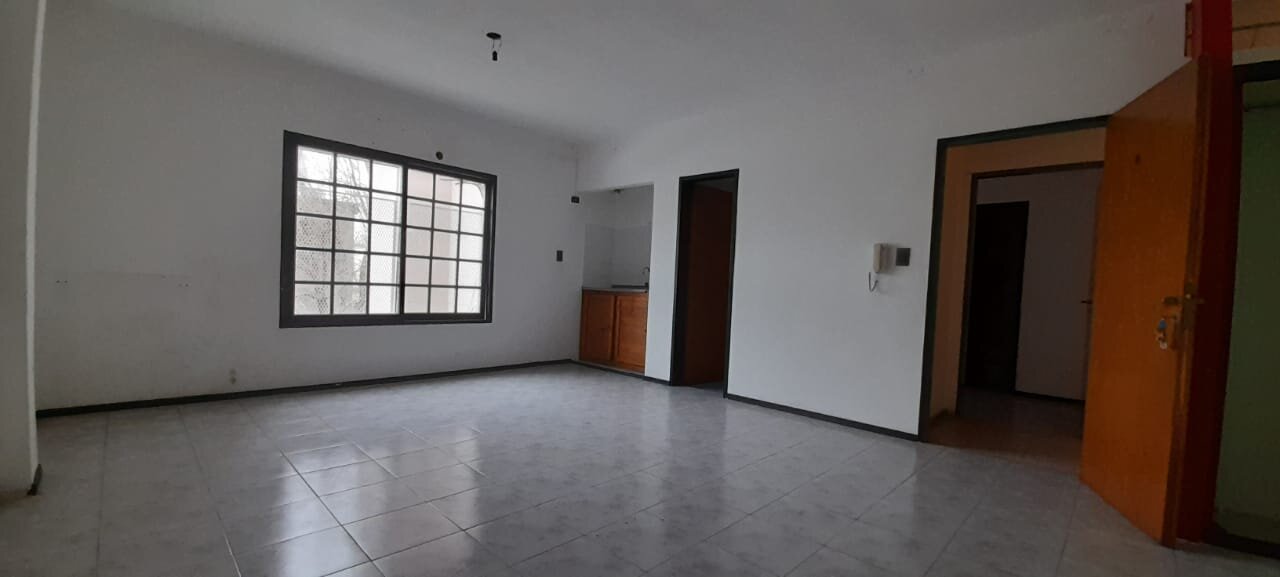 Ituzaingo Edificio centrico con oficinas y locales - 8