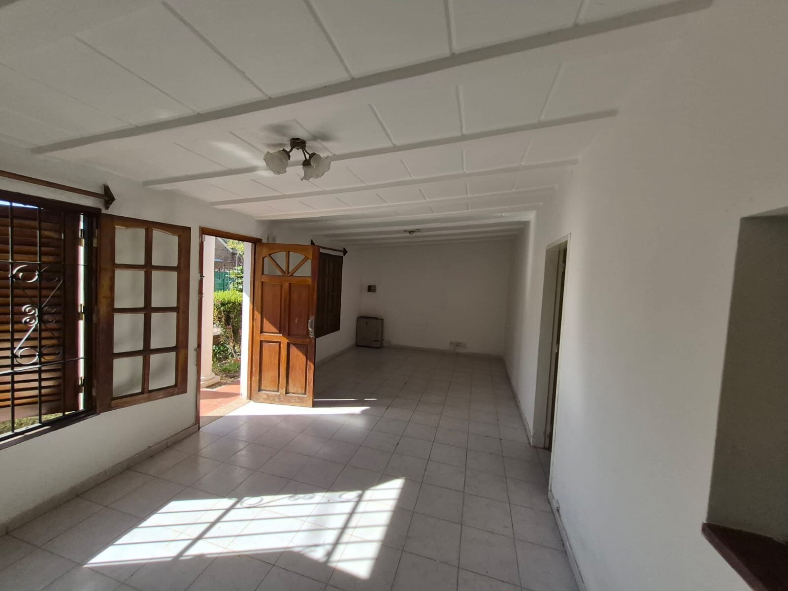 VENDO CASA 3 DORMITORIOS TIPO CHALET VILLA ALLENDE CENTRICO - Imagen 2