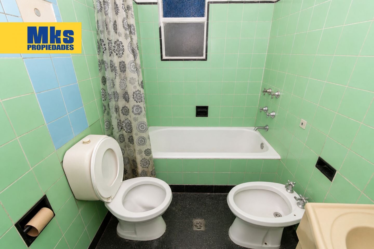 Venta. La boca. Casa y 2 Locales. - 25