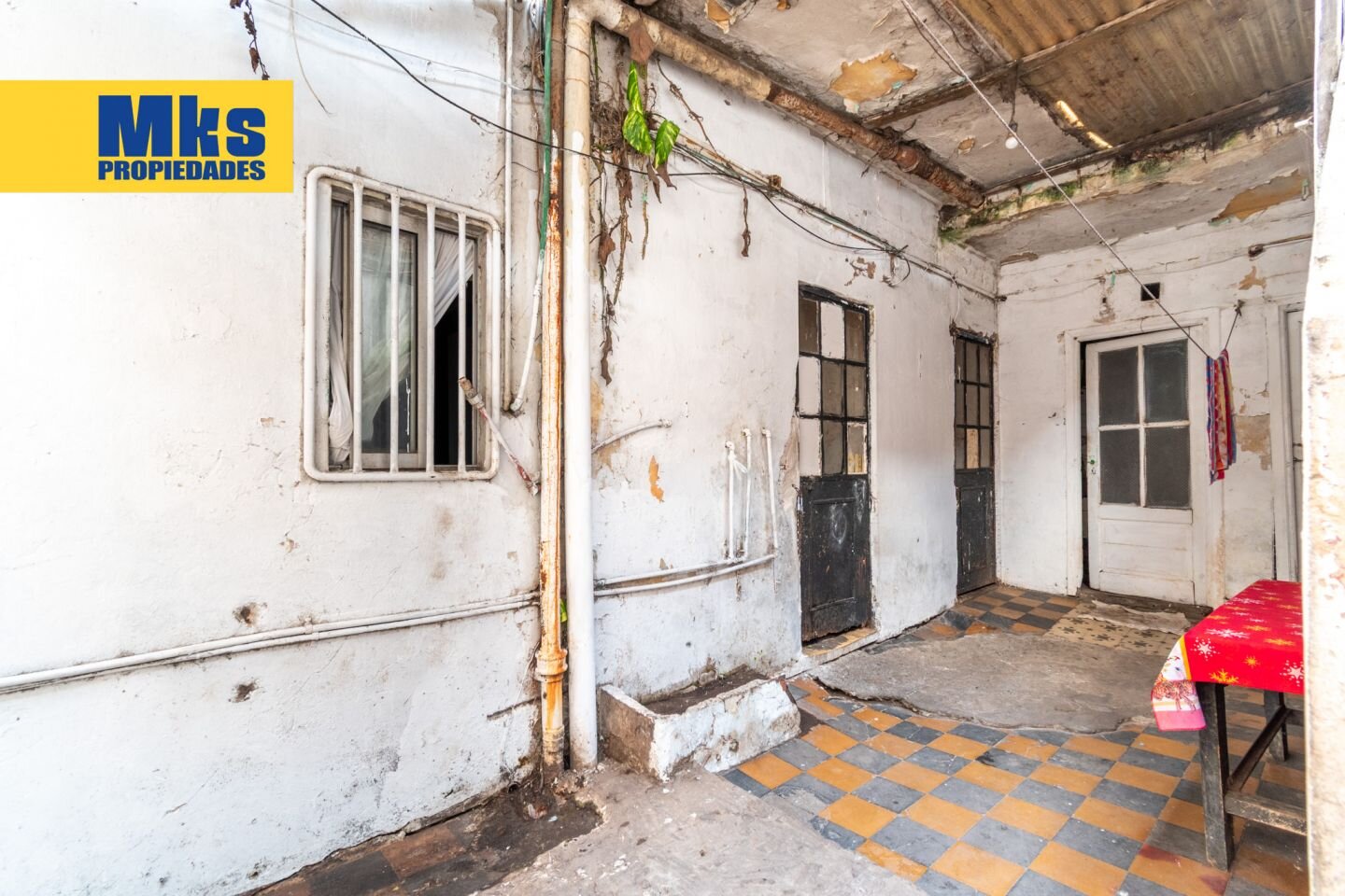 Venta. La boca. Casa y 2 Locales. - 39