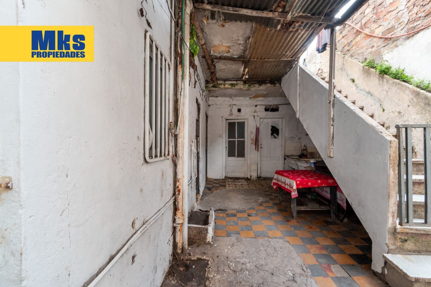 Venta. La boca. Casa y 2 Locales. - 38