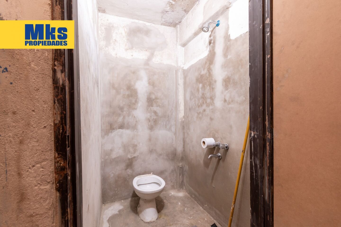Venta. La boca. Casa y 2 Locales. - 36