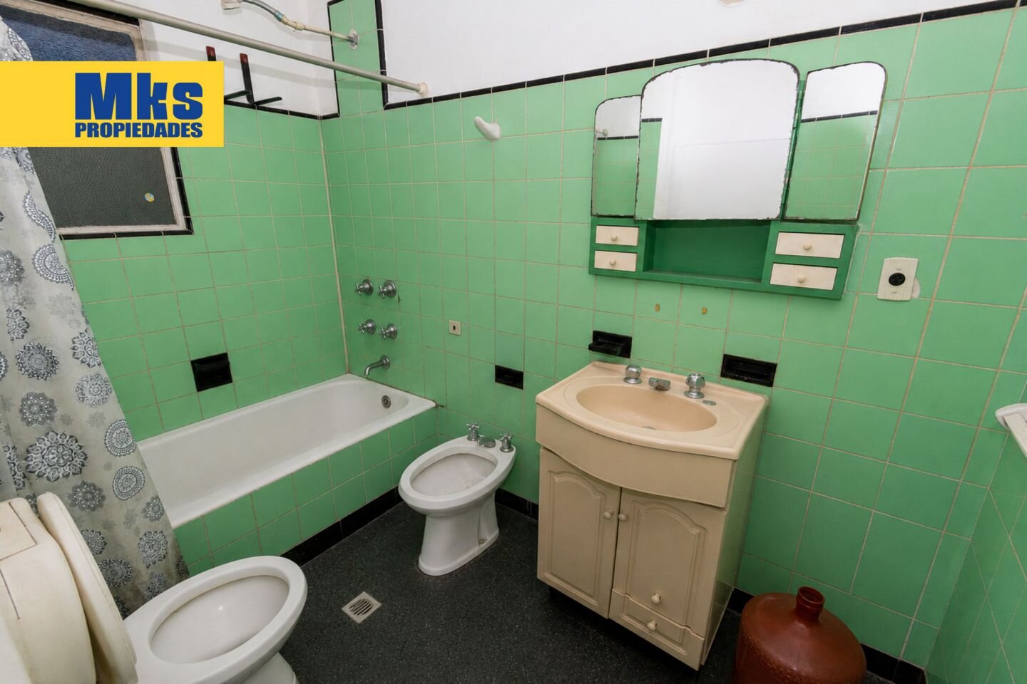 Venta. La boca. Casa y 2 Locales. - 26