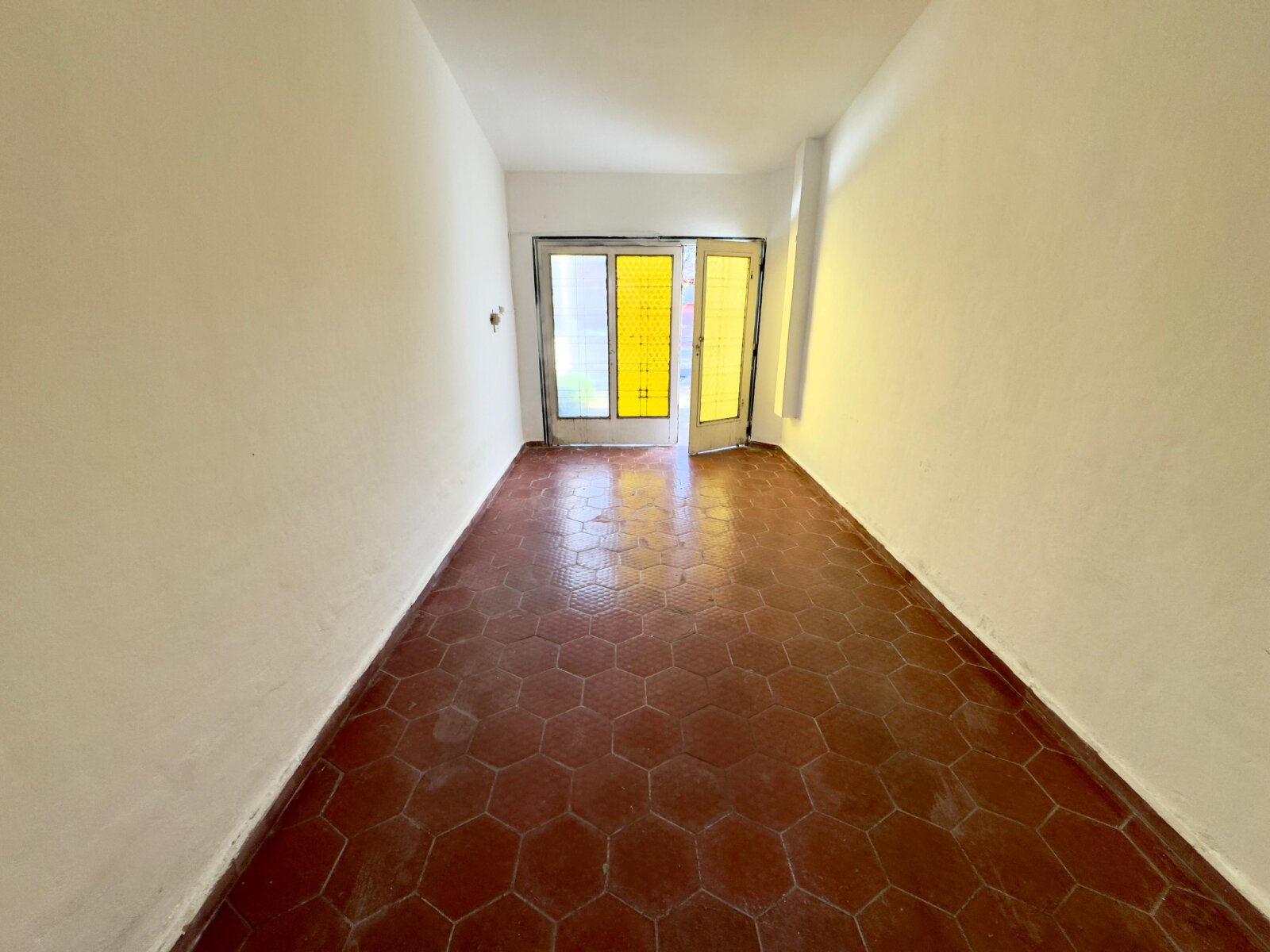 CASA ALQUILER 3 DORM PATIO COCHERA 2 BAÑOS  B° CERRO DE LAS ROSA - Imagen 24