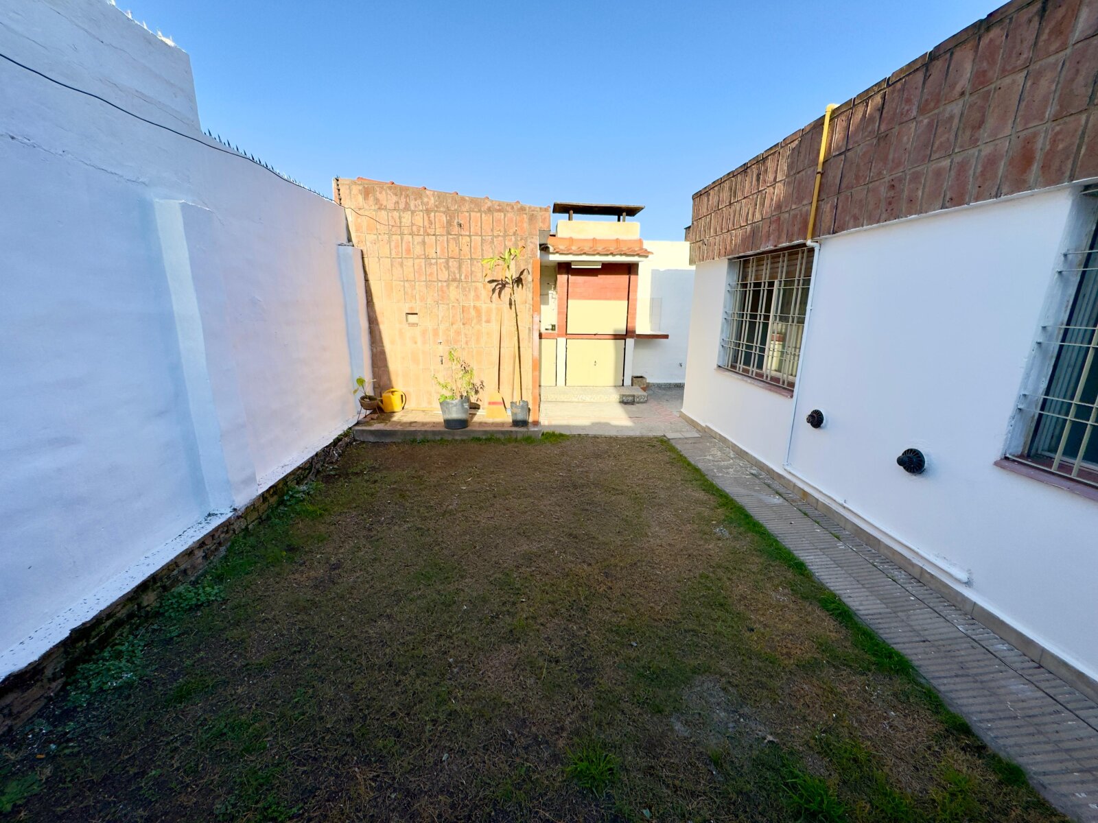 CASA ALQUILER 3 DORM PATIO COCHERA 2 BAÑOS  B° CERRO DE LAS ROSA - Imagen 13