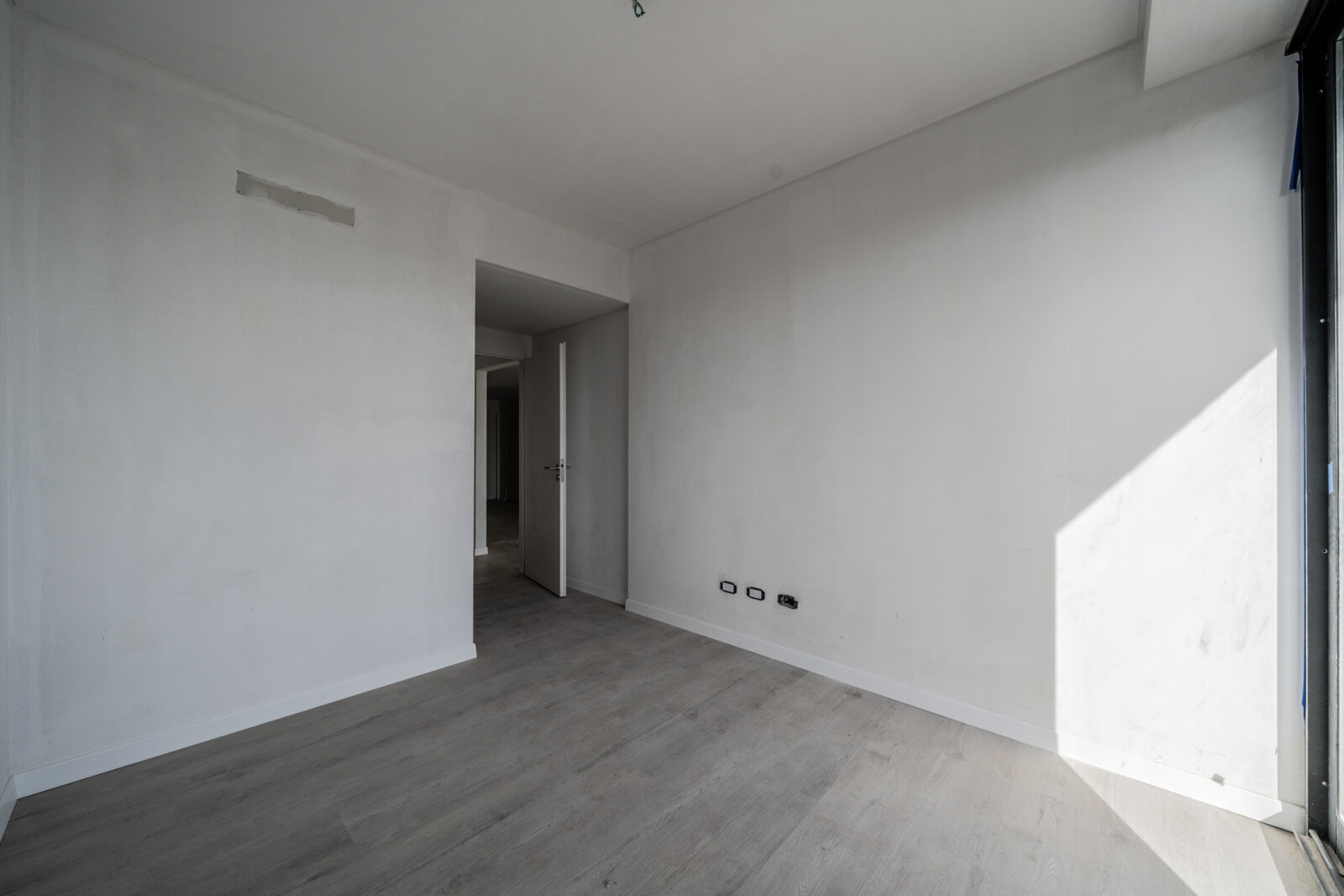 Venta. Depto 4 amb a estrenar al frente con balcón y cochera cubierta Versalles - 15