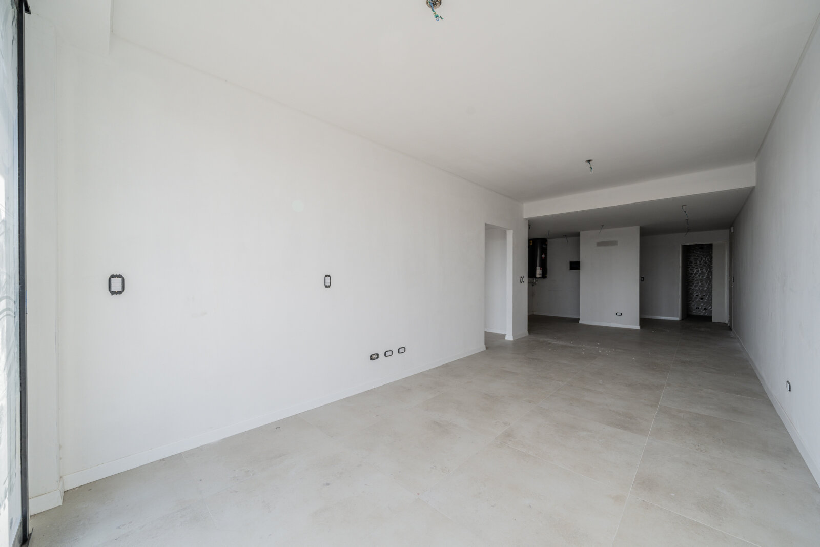 Venta. Depto 4 amb a estrenar al frente con balcón y cochera cubierta Versalles - 8