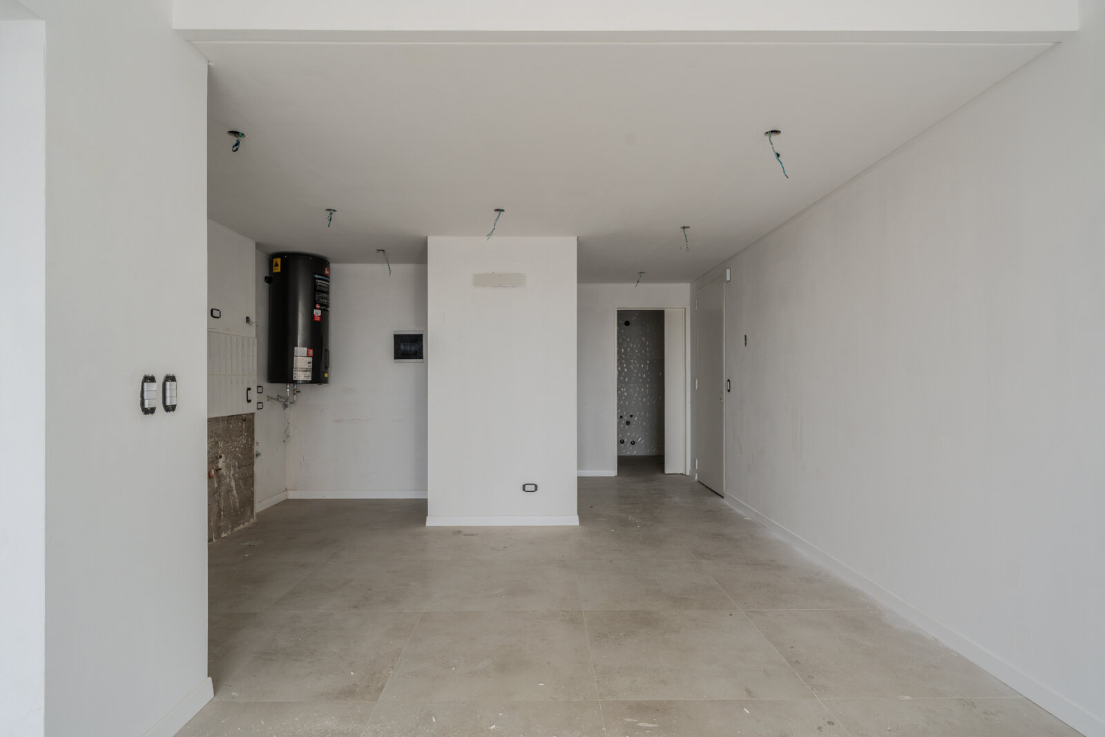 Venta. Depto 4 amb a estrenar al frente con balcón y cochera cubierta Versalles - 11