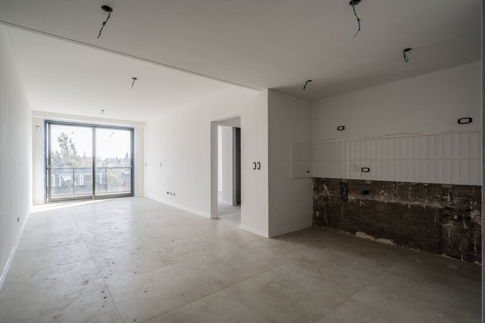 Venta. Depto 4 amb a estrenar al frente con balcón y cochera cubierta Versalles - 6
