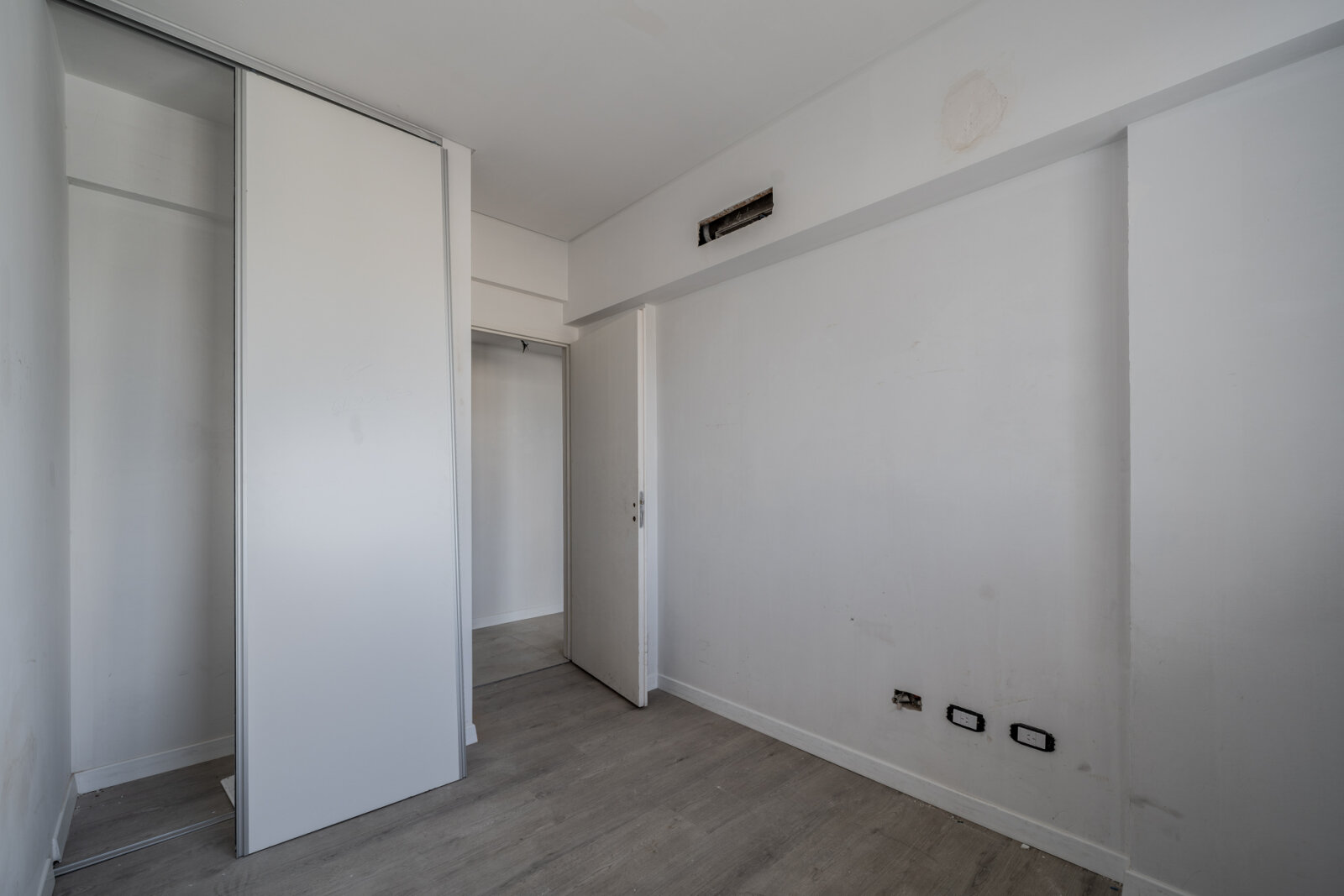 Venta. Depto 4 amb a estrenar al frente con balcón y cochera cubierta Versalles - 23