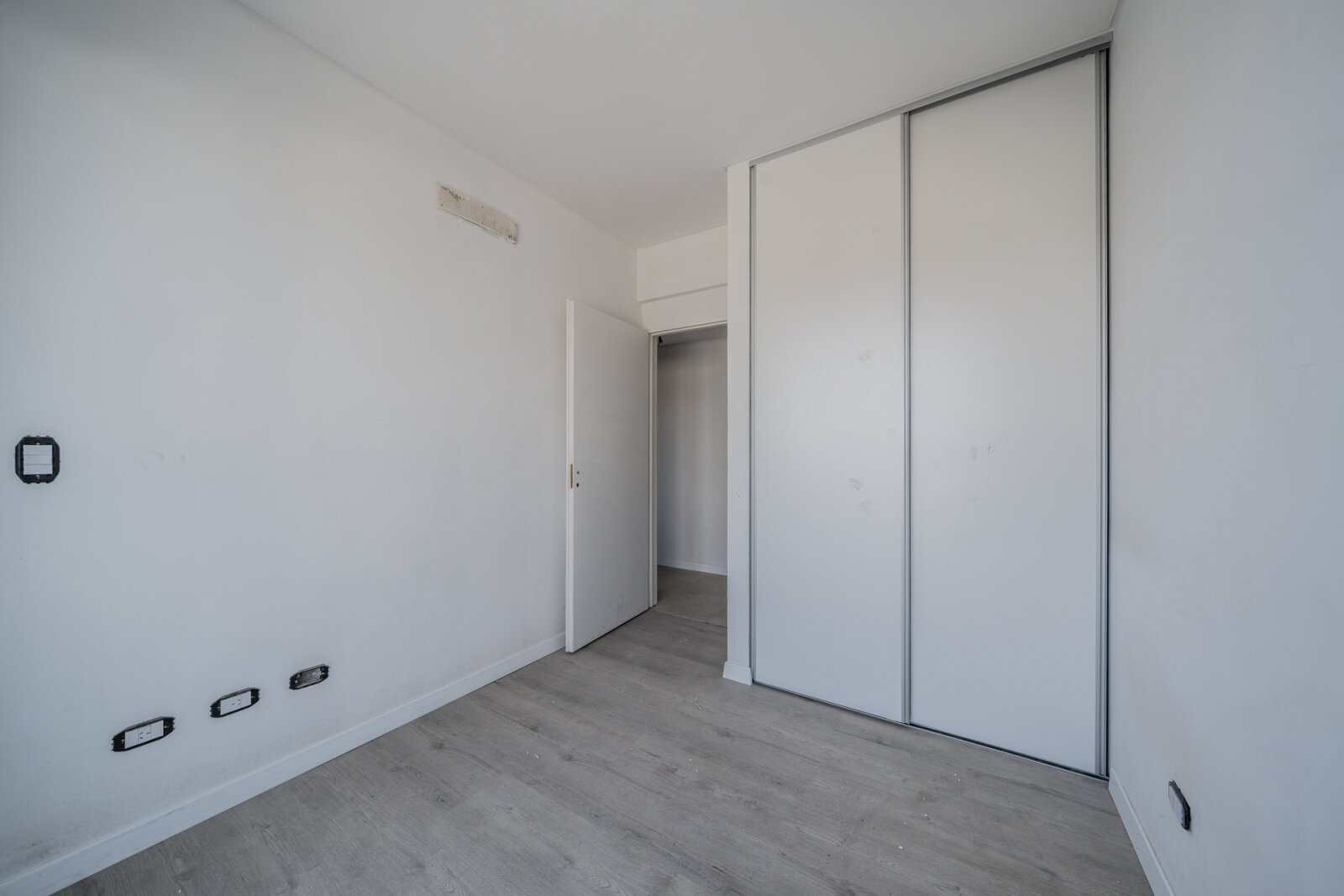 Venta. Depto 4 amb a estrenar al frente con balcón y cochera cubierta Versalles - 21