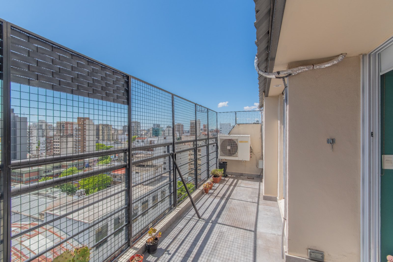 EN VENTA. VILLA URQUIZA. TRIPLEX 10° PISO. 3 AMB. TERRAZA PROPIA CON PARRILLA. - 16