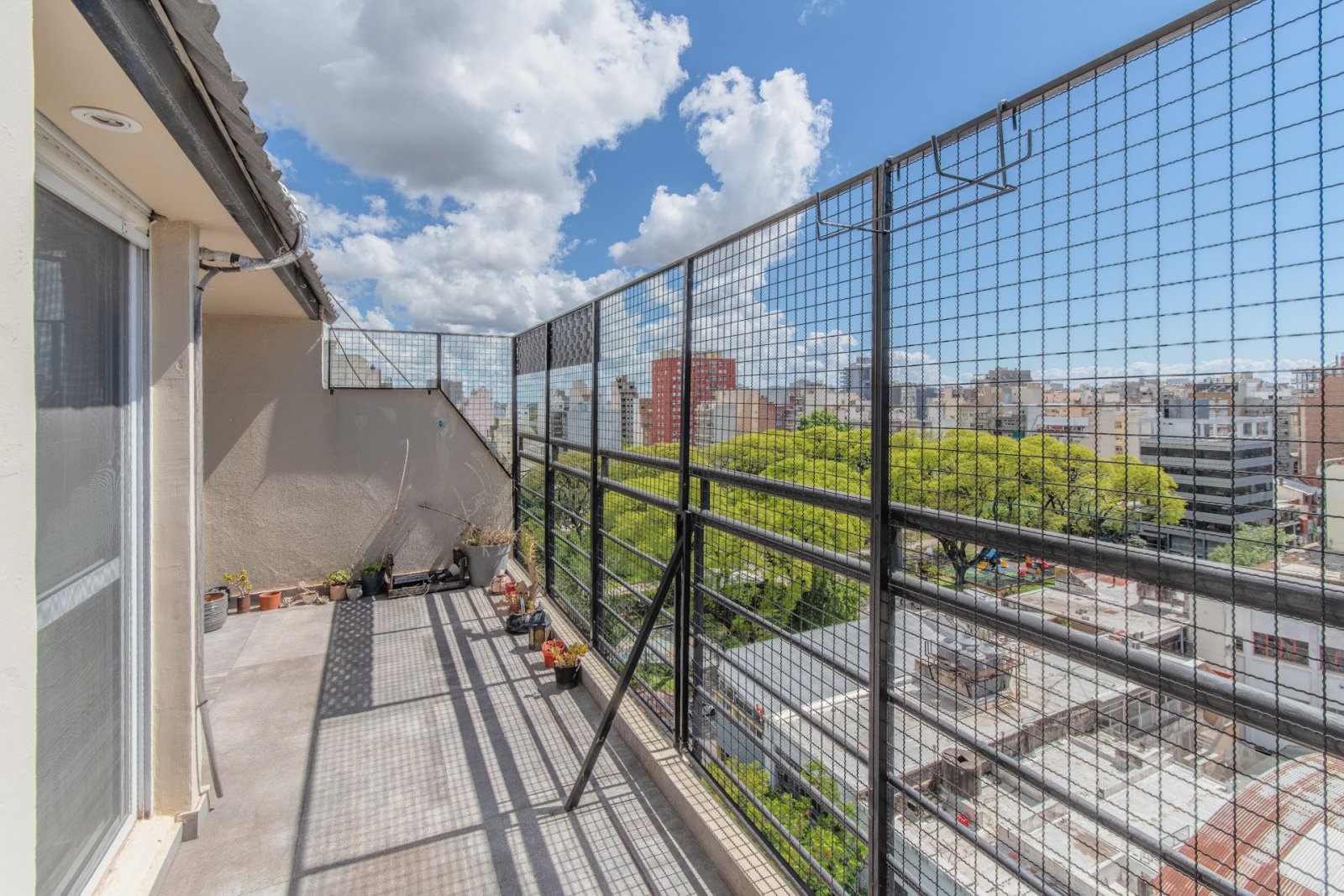 EN VENTA. VILLA URQUIZA. TRIPLEX 10° PISO. 3 AMB. TERRAZA PROPIA CON PARRILLA. - 15