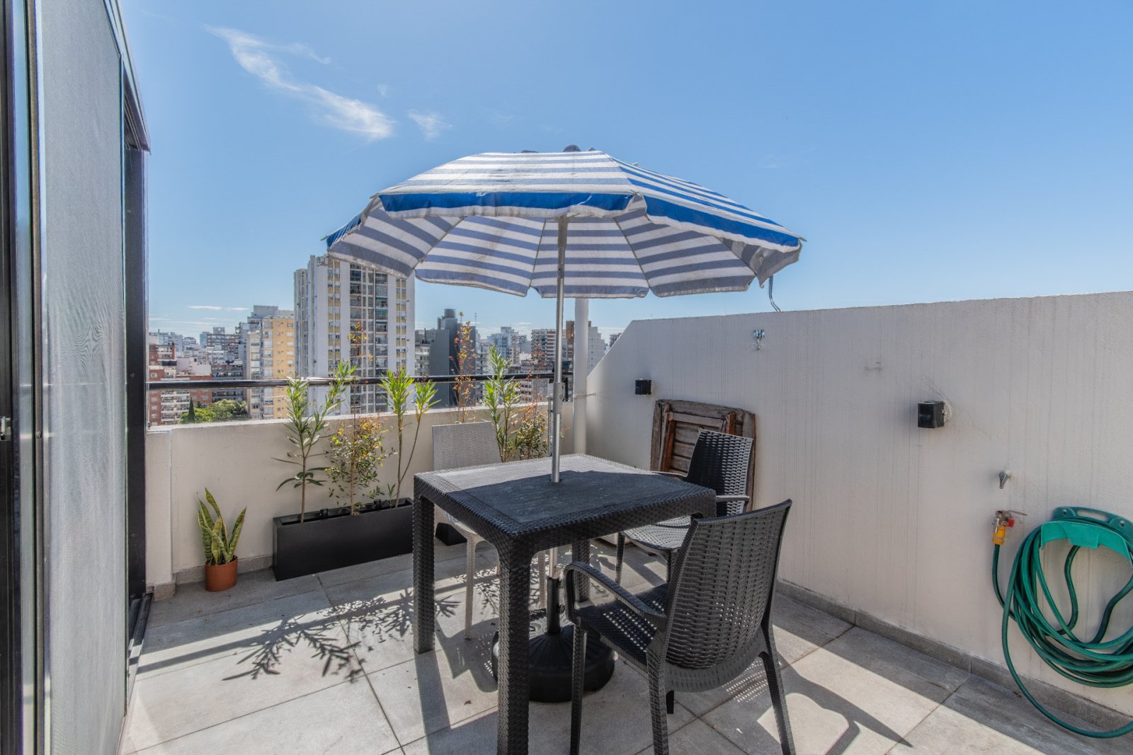 EN VENTA. VILLA URQUIZA. TRIPLEX 10° PISO. 3 AMB. TERRAZA PROPIA CON PARRILLA. - 5