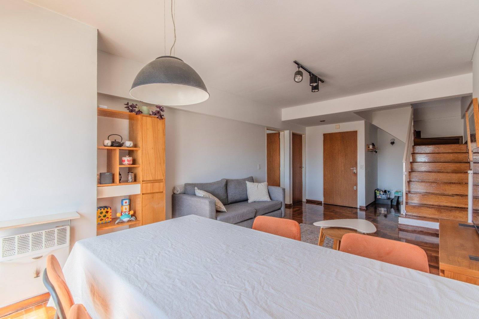 EN VENTA. VILLA URQUIZA. TRIPLEX 10° PISO. 3 AMB. TERRAZA PROPIA CON PARRILLA. - 28