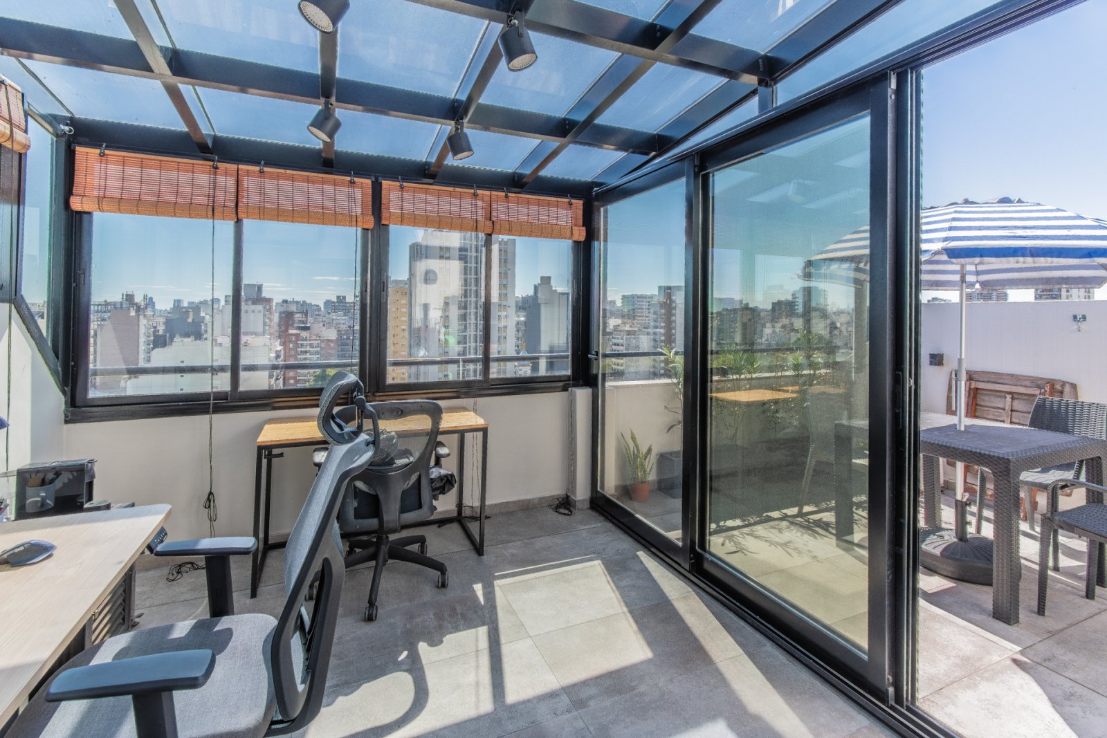 EN VENTA. VILLA URQUIZA. TRIPLEX 10° PISO. 3 AMB. TERRAZA PROPIA CON PARRILLA. - 6