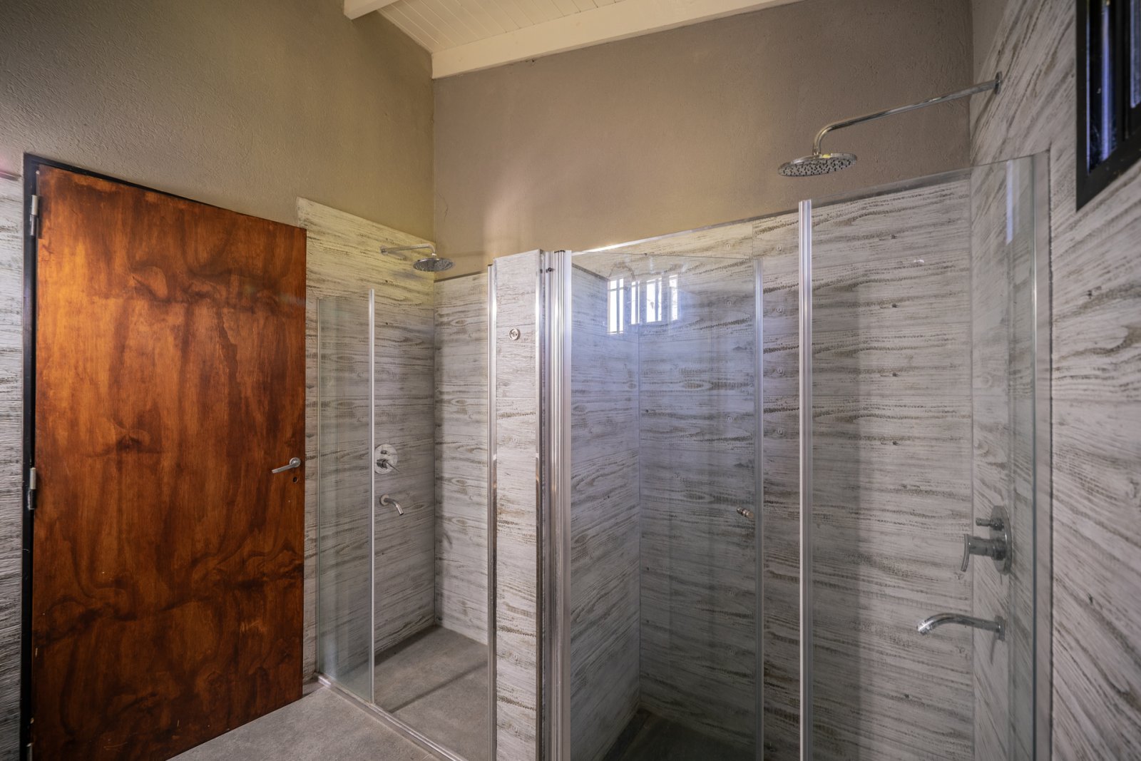 EN VENTA. MERCEDES. CHACRA 3 HA. CASA 5 AMBIENTES. QUINCHO. PILETA. CANCHA DE FUTBOL. - 48