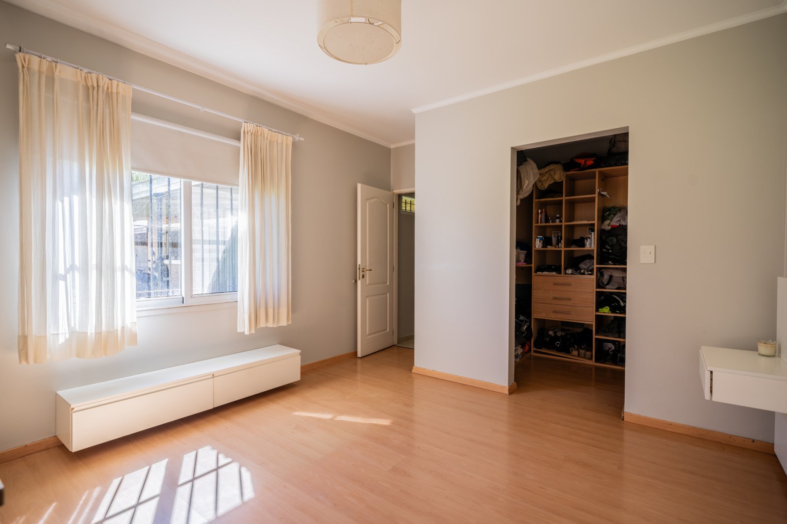 EN VENTA. MERCEDES. CHACRA 3 HA. CASA 5 AMBIENTES. QUINCHO. PILETA. CANCHA DE FUTBOL. - 11