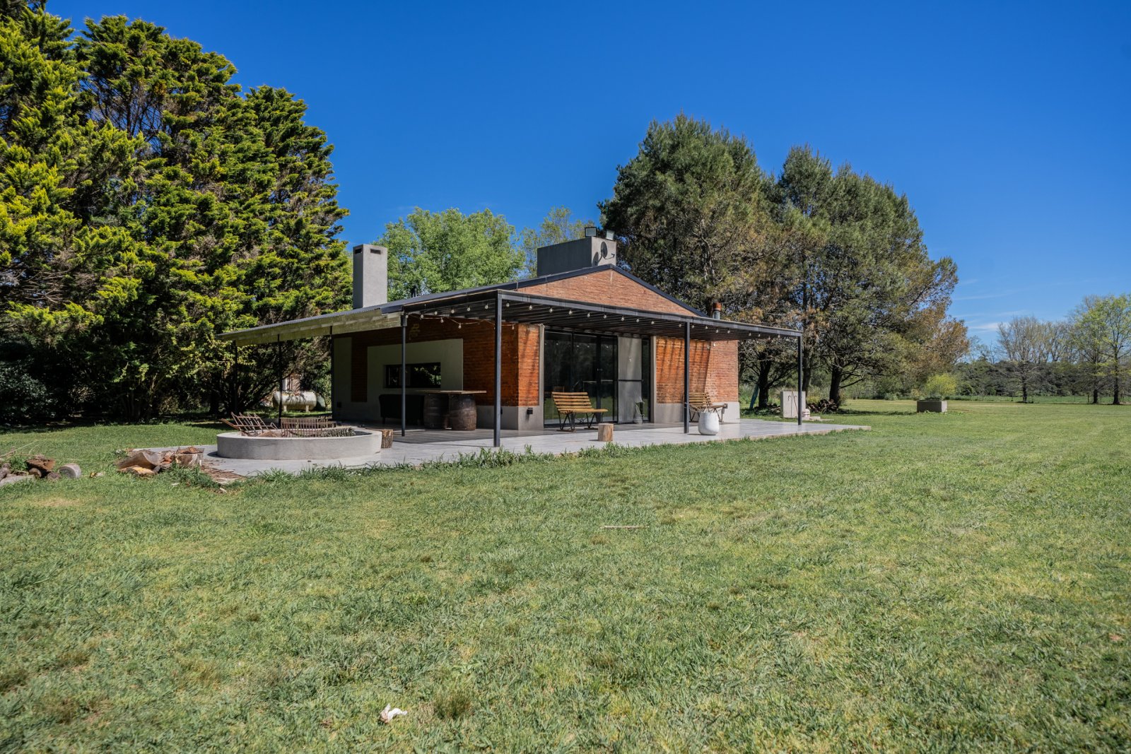 EN VENTA. MERCEDES. CHACRA 3 HA. CASA 5 AMBIENTES. QUINCHO. PILETA. CANCHA DE FUTBOL. - 40