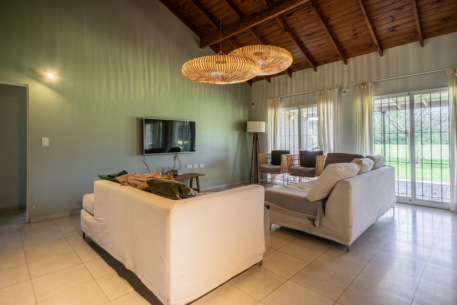 EN VENTA. MERCEDES. CHACRA 3 HA. CASA 5 AMBIENTES. QUINCHO. PILETA. CANCHA DE FUTBOL. - 30