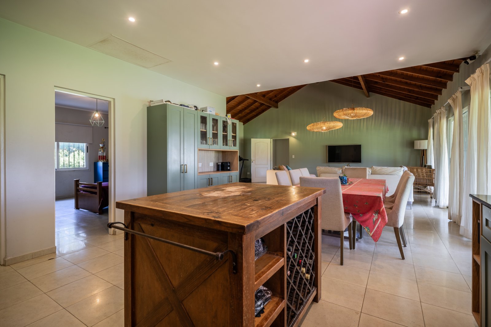 EN VENTA. MERCEDES. CHACRA 3 HA. CASA 5 AMBIENTES. QUINCHO. PILETA. CANCHA DE FUTBOL. - 28