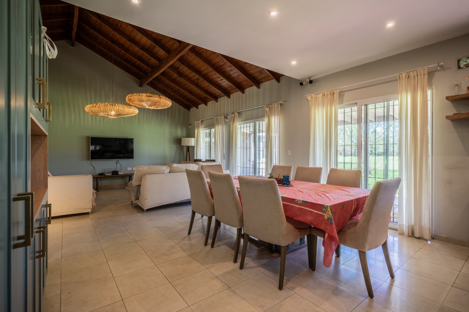 EN VENTA. MERCEDES. CHACRA 3 HA. CASA 5 AMBIENTES. QUINCHO. PILETA. CANCHA DE FUTBOL. - 27