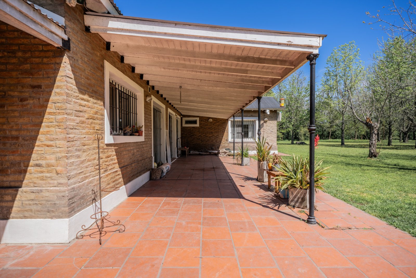 EN VENTA. MERCEDES. CHACRA 3 HA. CASA 5 AMBIENTES. QUINCHO. PILETA. CANCHA DE FUTBOL. - 43