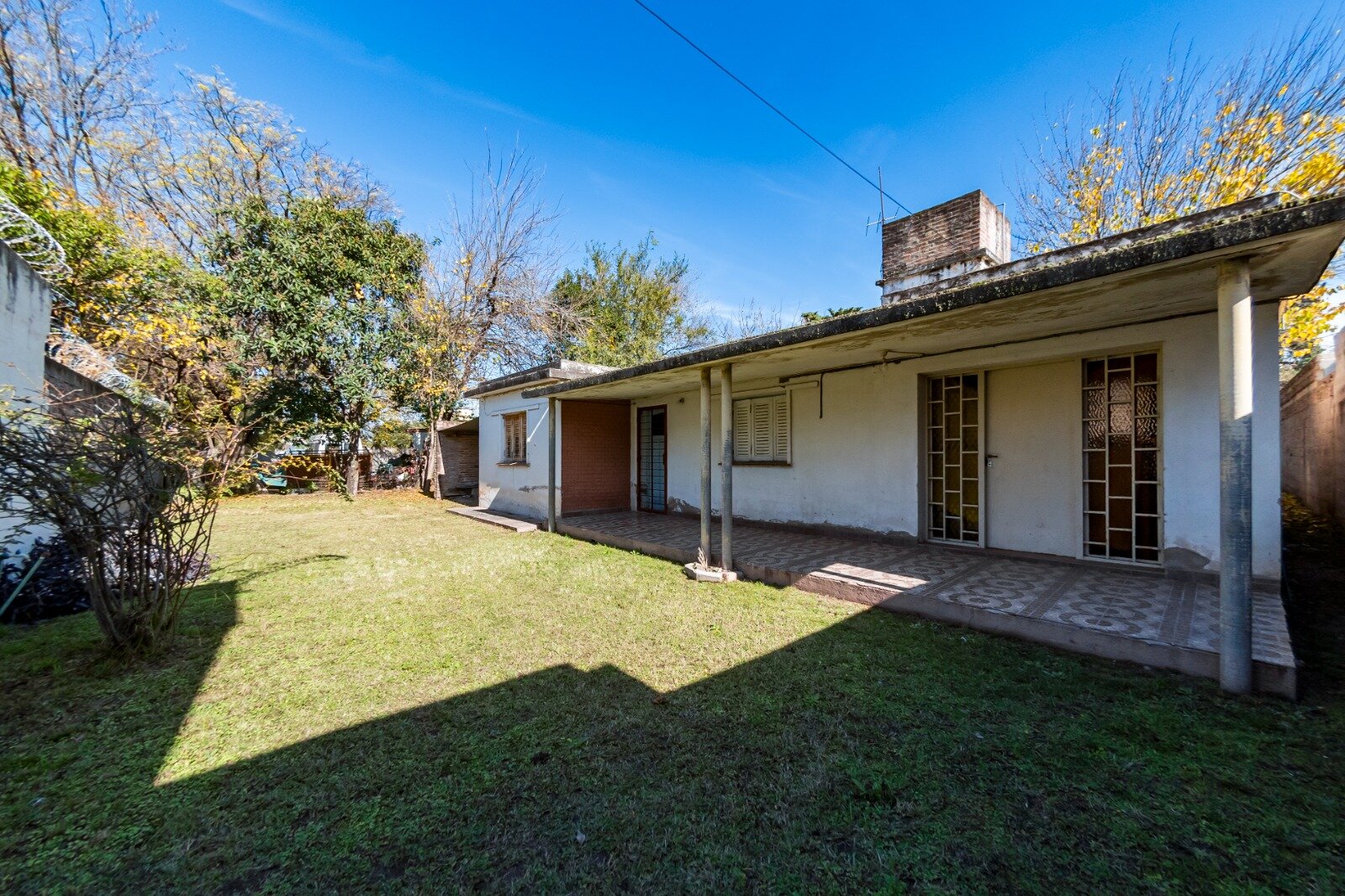 CASA A RECICLAR CON GRAN TERRENO EN ARGÜELLO – IDEAL INVERSIÓN - Imagen 3