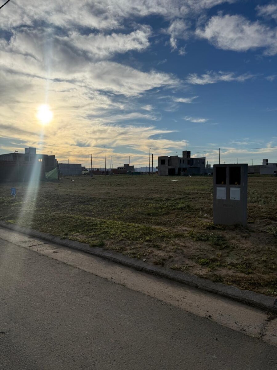 Lote en Cuestas de Manantiales (NO perimetral) - fondo norte Apto Duplex - Imagen 15