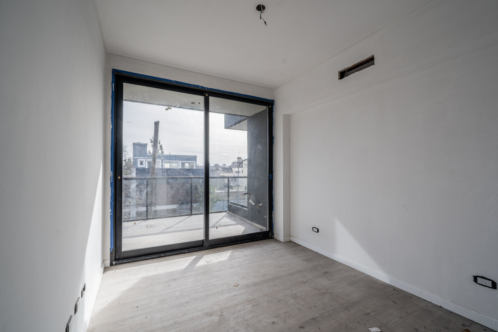 Venta. Depto 2 amb a Estrenar. Frente. Con balcón. Versalles - 17